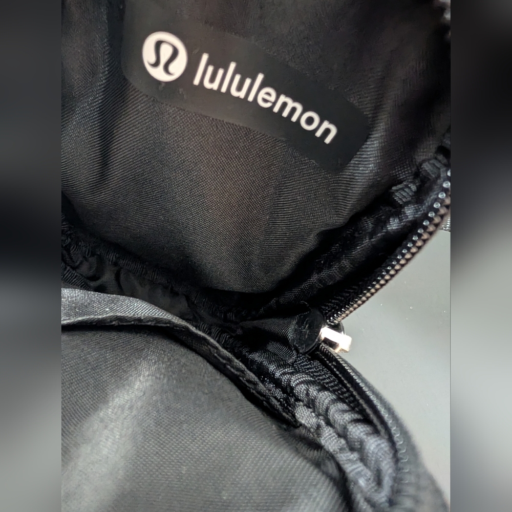 ✨Bundle (2)✨ Lululemon City Essentials Mini Shoul… - image 6